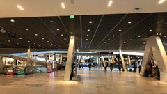 Imagen de una de las antenas de la red DAS multioperador con tecnologa 5G desplegada en el interior del centro comercial Vialia Vigo.