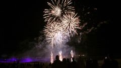 La fiesta de fin de verano incluir� una tirada de fuegos artificiales.