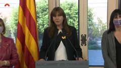 Laura Borr�s, presidenta del Parlamento catal�n, durante la lectura de una declaraci�n institucional con motivo del cuarto aniversario de la declaraci�n unilateral de independencia