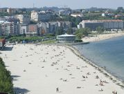 Barra��n, referencia estival en Arteixo. A la derecha, playa urbana de Sada. 