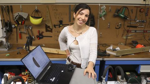 Natalia, retratada este miércoles en uno de los espacios del Laboratorio de Ingeniería Mecánica