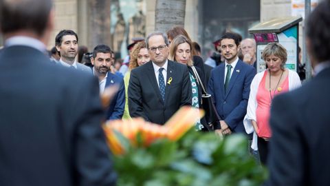 Ofrenda floral del Gobierno de Catalu�a en el monumento de Rafael Casanova en Barcelona. En la imagen, entre otros, Quim Torra. 
