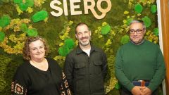La concejala de Mayores y Patrimonio, Pilar Santianes; el alcalde de Siero, �ngel Garc�a; y el concejal de Saneamiento, Abastecimiento de Agua y Parque M�vil, Pergentino Mart�nez