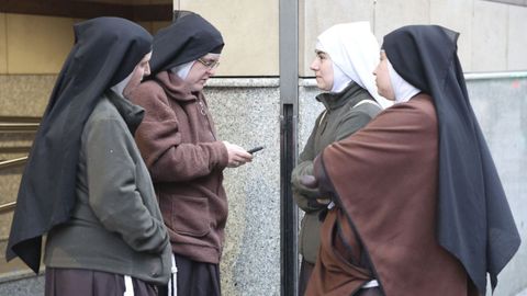 Cuatro de las monjas excomulgadas de Belorado, a las puertas del Juzgado de Instrucci�n N�mero 5 de Bilbao