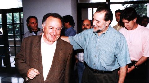 Julio Anguita y Xess Alonso Montero, antes de un mitin en 1999