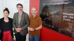 De izquierda a derecha, Sonia Out�n, Alberto Varela y �lvaro Carou en la presentaci�n de �Cidade de Libro�