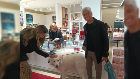Los dos Bebetos, posando juntos para la foto