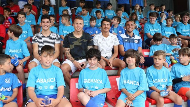 Imagen tomada hace nueve a�os en As Eiroas en la que, entre otros, aparecen juntos Migel Loureiro, Angeli�o, su hermano Dani o el portero Santi Canedo, todos formados en Carballo.
