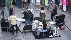 Concierto de verano en la calle Magdalena en una foto de archivo.