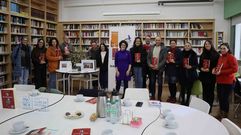 Carmen V. Vali�a, no centro, durante o seu paso polo IES de Baio