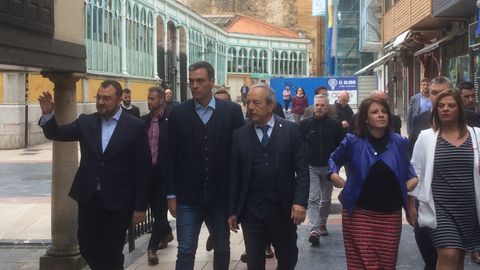 Pedro S�nchez durante su visita a Oviedo