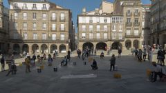 Los hoteleros volvieron a concentrarse este mi�rcoles en la Praza Maior