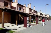 Chal�s de la pol�mica urbanizaci�n Costa Mi�o, en una imagen de archivo.