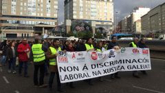 Huelga de funcionarios de Xustiza en Vigo : Corte de la plaza de Am�rica