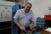 Pedro Luis Garc�a en la f�brica Adventus Plus. 