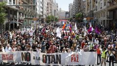 Multitudinaria protesta contra la celebraci�n de la cumbre de la OTAN en Madrid