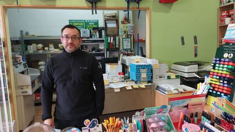 Ismael Rodríguez, de la Librería Aurum, ubicana en el Rúa do Peregrino