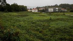 Uno de los terrenos est� situado frente al centro de educaci�n secundaria y al lado del recinto del pazo de Rianxi�o.
