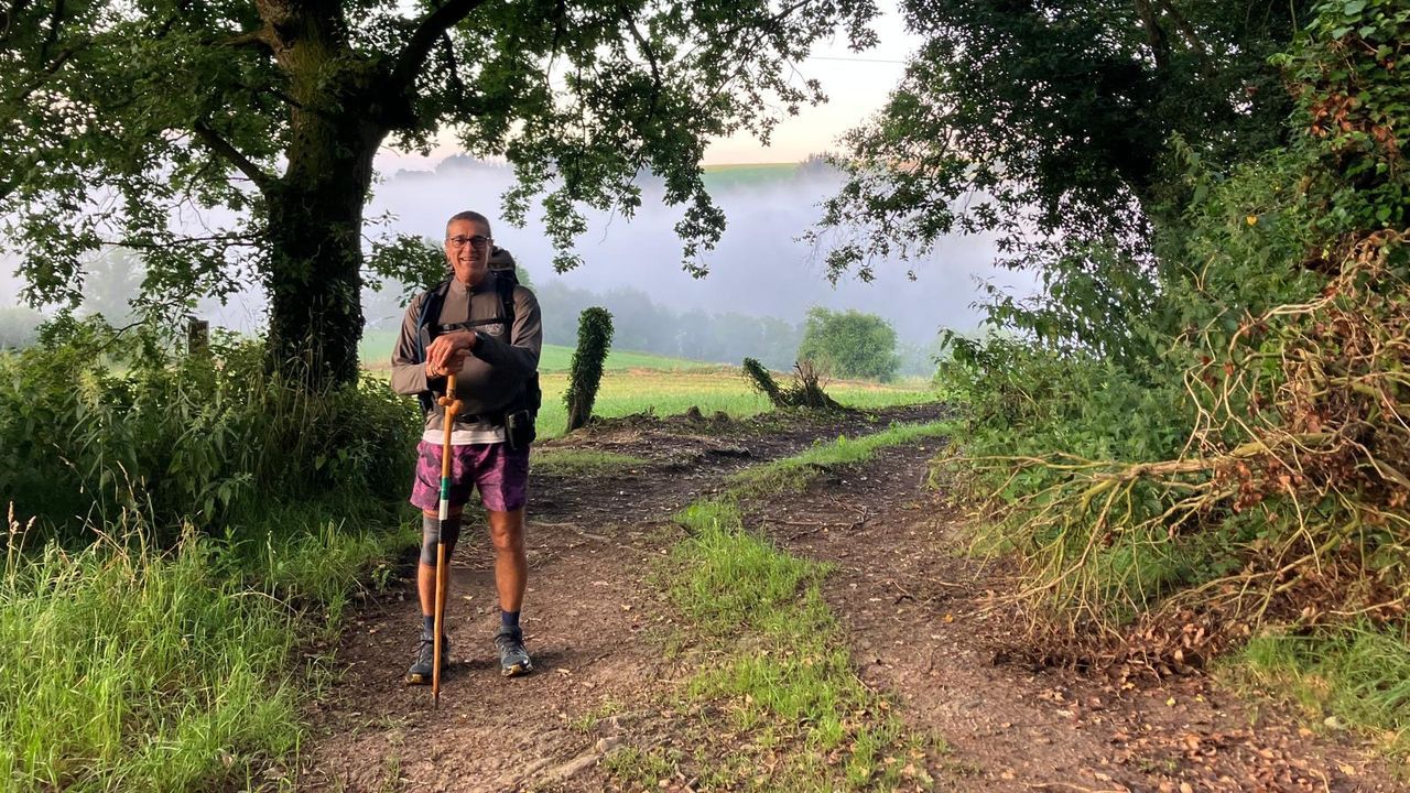 Carlos hace el Camino de Santiago varias veces al año: «Cada cuatro o cinco meses, me marcho a recargar pilas»