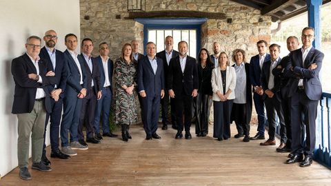 El presidente y del consejero delegado de Abanca se reunieron con empresarios valdeorreses en O Barco.