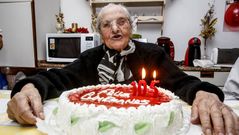 Consuelo, ante la tarda de cumplea�os.