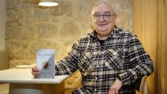 M�ncho N��ez con su nuevo libro, �Eclipses. Historia y ciencia de la ocultaci�n extempor�nea del sol�
