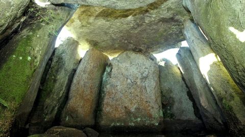 Interior de la Mmoa do Rei, en Castieiras, en Vilaboa