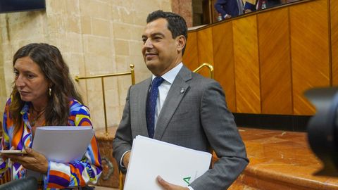 Juanma Moreno durante la primera sesi�n del debate para su investidura como presidente de Andaluc�a.