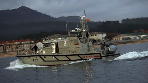 PATRULLERAS DE LA ARMADA ESPAOLA ENTRANDO EN EL CLUB NAUTICO DE RIBEIRA,