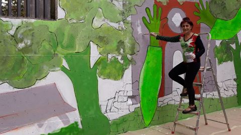 Encarna D�az Velasco y su mural sobre la leyenda del fantasma de las mangas verdes