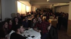 J�venes gallegos que residen en Londres participan en una velada en el Centro Galego de la capital