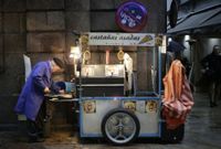 La calle Real contar� con dos puestos, detr�s del Gobierno Civil y ante el teatro Rosal�a. 