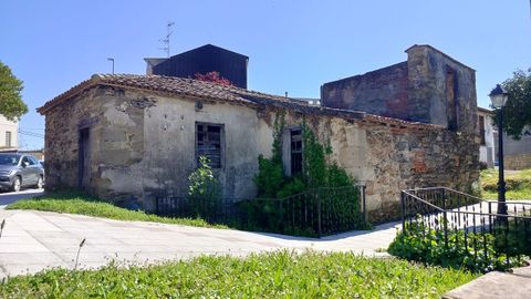 El molino del paseo del Malecón presenta un estado de deterioro muy avanzado