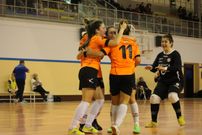 Las jugadoras del Viaxes Amarelle celebran un gol