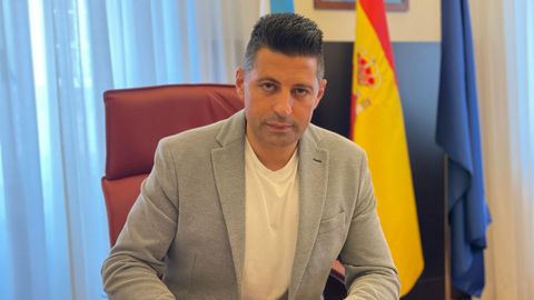 Andrés Díaz, alcalde de Ponte Caldelas, en su despacho en el ayuntamiento