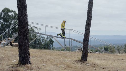 Bomberos de los Pases Bajos participan en una misin de formacin en el Centro Integral de Loita contra o Lume, en el concello ourensano de Ton
