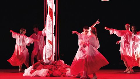 Un espect�culo de Fran Sieira Compa��a de Danza, que estrenar� �BenQuerer� en Santiago.