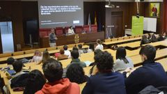 Conferencia de Andrea Fern�ndez en el campus de Ourense.