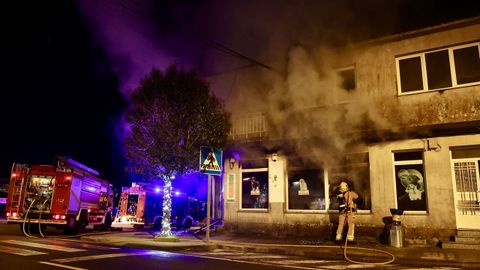 Incendio en la tienda Agrobotica de Ba��as
