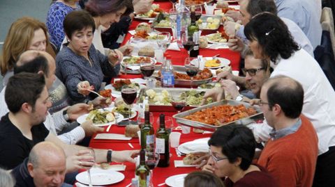 O Barco se rindi al botelo.Ms de mil personas asistieron a la comida en el pabelln
