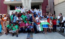 El alcalde y el concejal de Deportes recibieron a la expedici�n de ni�os saharauis en el Concello.