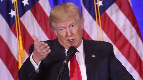Trump manda callar a un periodista de CNN