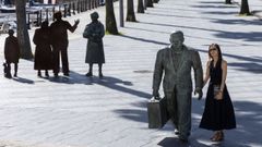 Monumento a los emigrantes en Vigo.