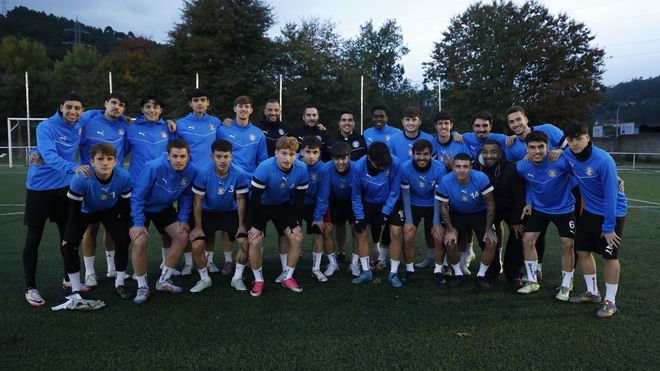 El equipo ourensano se desplaz� al campo ribadaviense de O Xestal, en uno de sus entrenamientos previos a la eliminatoria copera