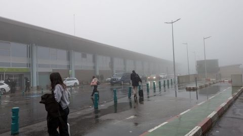 Un gran manto de niebla imped�a la visibilidad en Peinador