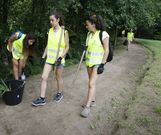 Por la ma�ana limpian la ruta, por la tarde participan en actividades. 