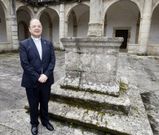 Rodr�guez Basanta, no claustro da catedral mindoniense o d�a que o nomearon administrador.