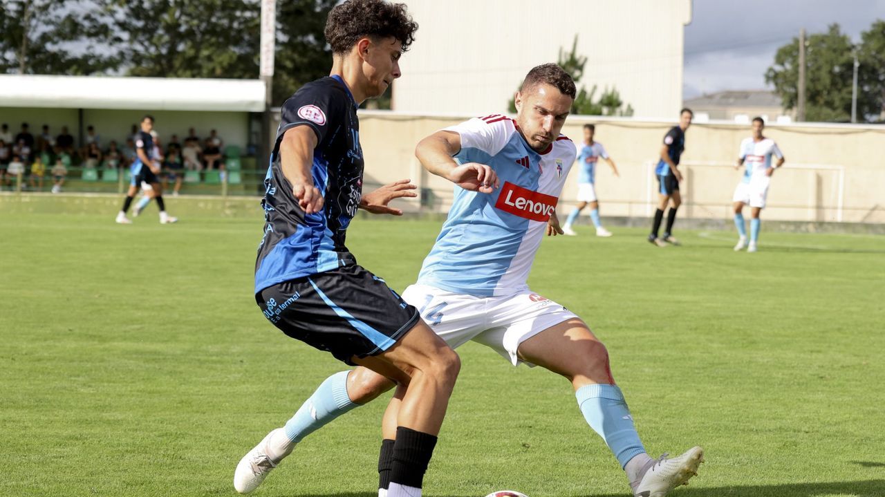 El Compostela reparte sus trece goles de la Liga entre diez futbolistas