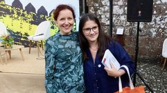 Na feira literaria Vimianzo M.O.L.A, coa xornalista Patricia Blanco, autora de As voces da terra e condutora da presentacin da mia obra Alicia no labirinto das sombras