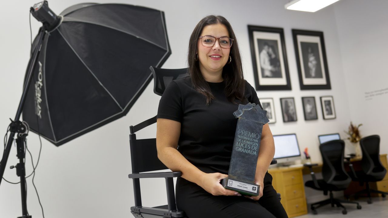 Denia Priegue wins international photography award in maternity category